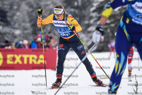 28.12.2019, xkvx, Langlauf Tour de Ski Lenzerheide, Massenstart Damen, v.l. Antonia Fraebel (Germany) in aktion / in action competes
