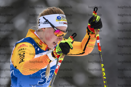 28.12.2019, xkvx, Langlauf Tour de Ski Lenzerheide, Massenstart Damen, v.l. Antonia Fraebel (Germany) in aktion / in action competes