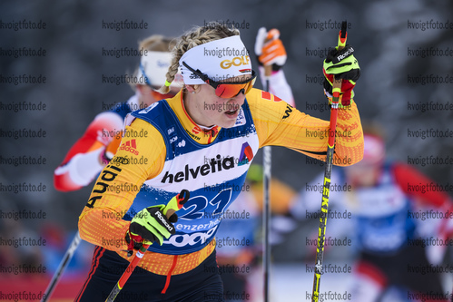 28.12.2019, xkvx, Langlauf Tour de Ski Lenzerheide, Massenstart Damen, v.l. Victoria Carl (Germany) in aktion / in action competes