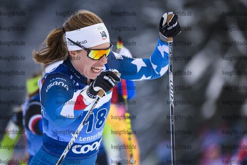 28.12.2019, xkvx, Langlauf Tour de Ski Lenzerheide, Massenstart Damen, v.l. Rosie Brennan (United States) in aktion / in action competes