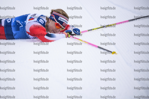 28.12.2019, xkvx, Langlauf Tour de Ski Lenzerheide, Massenstart Damen, v.l. Astrid Uhrenholdt Jacobsen (Norway) im Ziel / at the finish