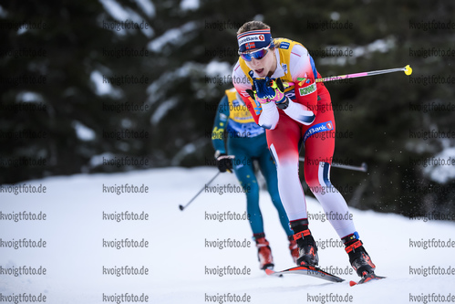 31.12.2019, xkvx, Langlauf Tour de Ski Toblach, Einzel Damen, v.l. Astrid Uhrenholdt Jacobsen (Norway) in aktion / in action competes