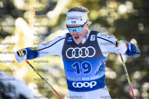 31.12.2019, xkvx, Langlauf Tour de Ski Toblach, Einzel Herren, v.l. Oskar Svensson (Sweden) in aktion / in action competes