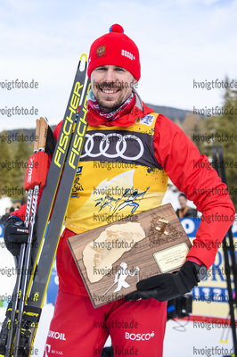 31.12.2019, xkvx, Langlauf Tour de Ski Toblach, Einzel Herren, v.l. Sergey Ustiugov (Russia) nach der Siegerehrung / after the flower ceremony