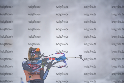 07.01.2019, xkvx, Biathlon IBU Weltcup Oberhof, Training Damen, v.l. Lisa Vittozzi (Italy) in aktion am Schiessstand / at the shooting range