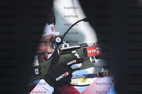 08.01.2019, xkvx, Biathlon IBU Weltcup Oberhof, Training Herren, v.l. Johannes Dale (Norway) in aktion am Schiessstand / at the shooting range