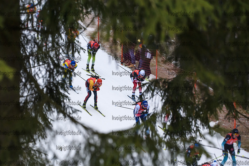 12.01.2019, xkvx, Biathlon IBU Weltcup Oberhof, Massenstart Herren, v.l. Philipp Horn (Germany) in aktion / in action competes