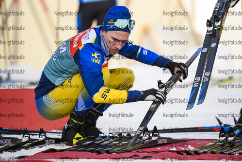 14.01.2020, xkvx, Biathlon IBU Weltcup Ruhpolding, Training Damen, v.l. Sweden Ski technician in aktion / in action competes