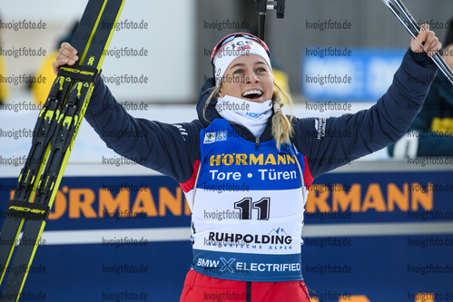 15.01.2019, xkvx, Biathlon IBU Weltcup Ruhpolding, Sprint Damen, v.l. Tiril Eckhoff (Norway) bei der Siegerehrung / at the medal ceremony