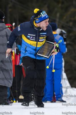 16.01.2019, xkvx, Biathlon IBU Weltcup Ruhpolding, Sprint Herren, v.l. Coach Johannes Lukas (Sweden) in aktion / in action competes