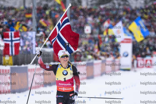 19.01.2019, xkvx, Biathlon IBU Weltcup Ruhpolding, Verfolgung Damen, v.l. Tiril Eckhoff (Norway) im Ziel / in the finish