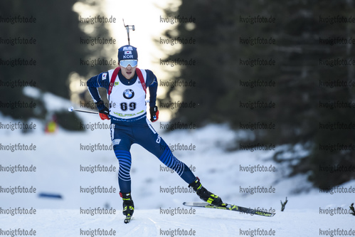 23.01.2019, xkvx, Biathlon IBU Weltcup Pokljuka, Einzel Herren, v.l. Dujin Choi (Korea) in aktion / in action competes