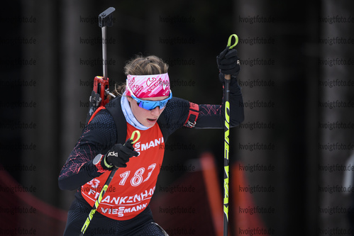 26.01.2020, xkvx, Biathlon DSV Deutschlandpokal Oberhof, Pursuit - weiblich, v.l. Luise Mueller (Germany)  / 