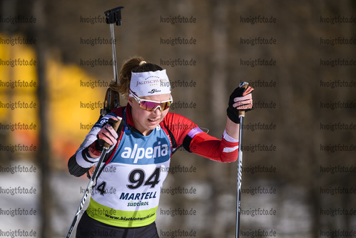 08.02.2020, xkvx, Biathlon IBU Cup Martell, Sprint Damen, v.l. Anna-Maria Schreder (Austria) in aktion / in action competes