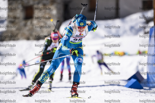 09.02.2020, xkvx, Biathlon IBU Cup Martell, Massenstart Damen, v.l. Alina Kolomiyets (Kazakhstan) in aktion / in action competes