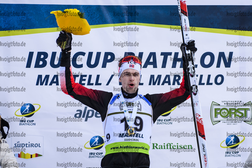09.02.2020, xkvx, Biathlon IBU Cup Martell, Massenstart Herren, v.l. Sturla Holm Laegreid (Norway) bei der Siegerehrung / at the medal ceremony