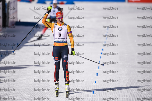 16.02.2020, xkvx, Biathlon IBU Weltmeisterschaft Antholz, Verfolgung Damen, v.l. Denise Herrmann (Germany) gewinnt die Silbermedaille / wins the silver medal
