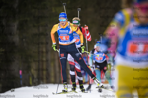 20.02.2020, xkvx, Biathlon IBU Weltmeisterschaft Antholz, Single Mixed Staffel, v.l. Franziska Preuss (Germany) in aktion / in action competes