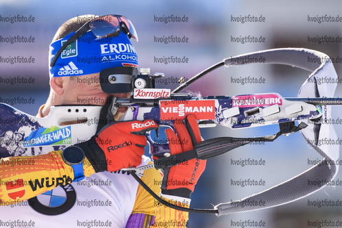22.02.2020, xkvx, Biathlon IBU Weltmeisterschaft Antholz, Staffel Herren, v.l. Erik Lesser (Germany) in aktion am Schiessstand / at the shooting range