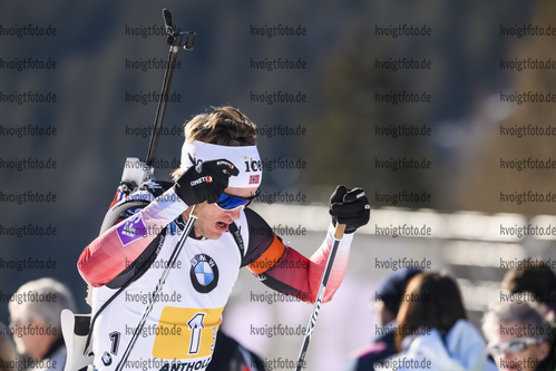22.02.2020, xkvx, Biathlon IBU Weltmeisterschaft Antholz, Staffel Herren, v.l. Tarjei Boe (Norway) in aktion / in action competes