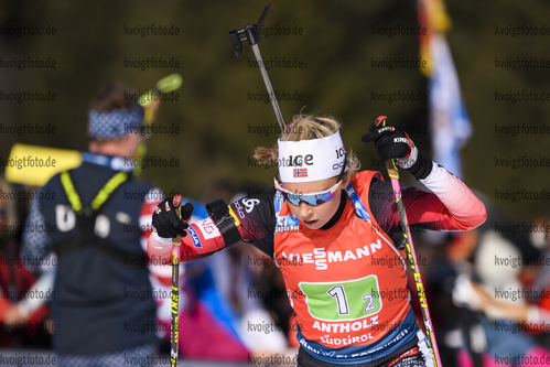 22.02.2020, xkvx, Biathlon IBU Weltmeisterschaft Antholz, Staffel Damen, v.l. Ingrid Landmark Tandrevold (Norway) in aktion / in action competes