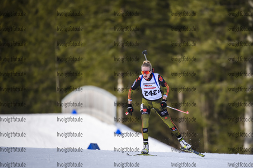 29.01.2020, xkvx, Biathlon DSV Deutschlandpokal Ruhpolding, Massenstart - weiblich, v.l. Jennifer Muenzner (Germany)  / 