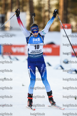 14.03.2020, xkvx, Biathlon IBU Weltcup Kontiolathi, Verfolgung Damen, v.l. Selina Gasparin (Switzerland) im Ziel / in the finish