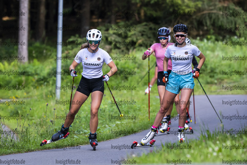 03.07.2020, xkvx, Biathlon Training Oberhof, v.l. Marlene Fichtner, Johanna Puff  / 
