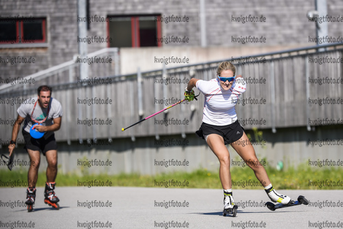 10.08.2020, xkvx, Biathlon Training Ruhpolding, v.l. Trainer Tobias Reiter, Anna Weidel  