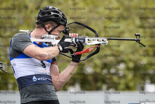 27.09.2020, xkvx, City Biathlon Wiesbaden 2020, v.l. Tarjei Boe (Norway) in aktion am Schiessstand / at the shooting range