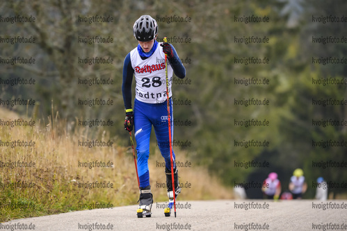 09.10.2020, xkvx, Biathlon, Deutschlandpokal Notschrei, Berglauf - maennlich, v.l. Ben Bednorz