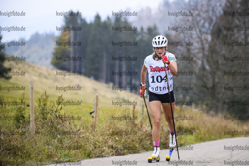 09.10.2020, xkvx, Biathlon, Deutschlandpokal Notschrei, Berglauf - weiblich, v.l. Isabel Neugebauer