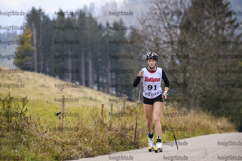 09.10.2020, xkvx, Biathlon, Deutschlandpokal Notschrei, Berglauf - weiblich, v.l. Lea Nechwatal