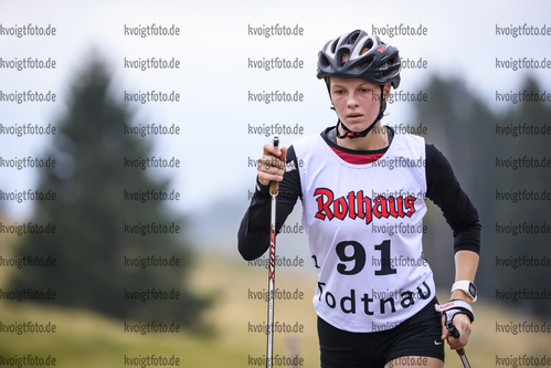 09.10.2020, xkvx, Biathlon, Deutschlandpokal Notschrei, Berglauf - weiblich, v.l. Lea Nechwatal