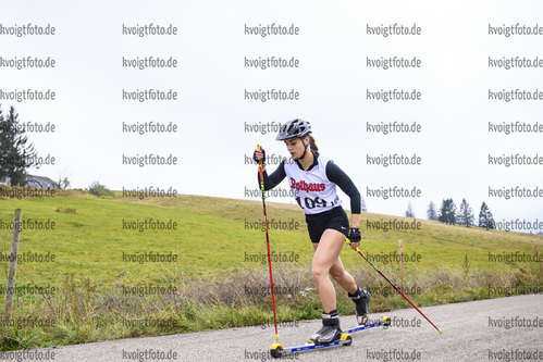 09.10.2020, xkvx, Biathlon, Deutschlandpokal Notschrei, Berglauf - weiblich, v.l. Marie Charlott Tschiersch