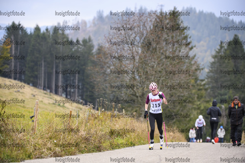 09.10.2020, xkvx, Biathlon, Deutschlandpokal Notschrei, Berglauf - weiblich, v.l. Theresa Scherneck