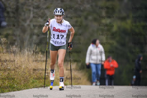 09.10.2020, xkvx, Biathlon, Deutschlandpokal Notschrei, Berglauf - weiblich, v.l. Stephanie Oppenrieder