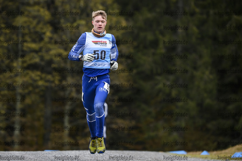 11.10.2020, xkvx, Biathlon, Deutschlandpokal Notschrei, Crosslauf - maennlich, v.l. Leonhard Pfund