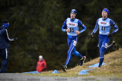 11.10.2020, xkvx, Biathlon, Deutschlandpokal Notschrei, Crosslauf - maennlich, v.l. Felix Fuchs, Linus Maier