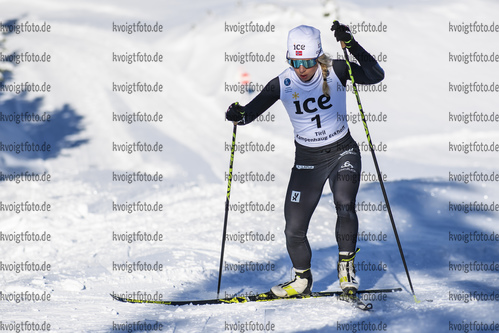 13.10.2020, xkvx, Biathlon Training - Passo di Lavaze, v.l. Tiril Kampenhaug Eckhoff (Norway)  