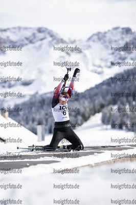 16.10.2020, xkvx, Biathlon Training - Passo di Lavaze, v.l. Ida Lien (Norway)  
