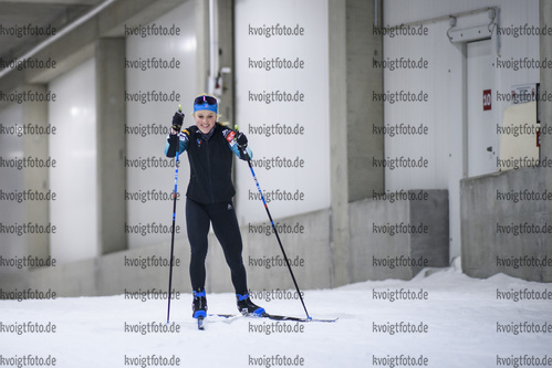 26.10.2020, xkvx, Wintersport - Biathlon Training Oberhof - Skihalle, v.l. Sophie Chauveau (France)