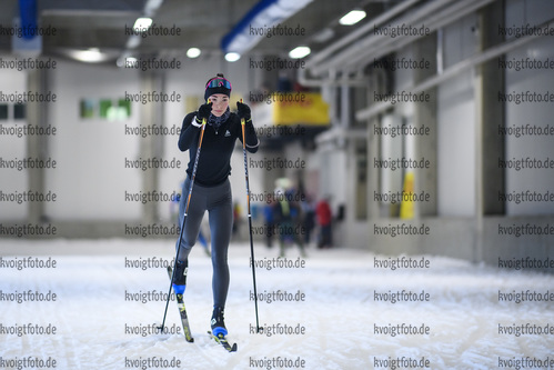 29.10.2020, xkvx, Wintersport - Biathlon Training Oberhof - Skihalle, v.l. Elena Weyh (Germany) / Langlauf