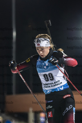 28.11.2020, xkvx, Biathlon IBU Weltcup Kontiolahti, Einzel Damen, v.l. Ida Lien (Norway)  / 