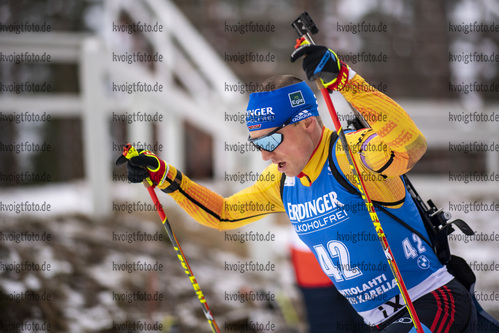 29.11.2020, xkvx, Biathlon IBU Weltcup Kontiolahti, Sprint Herren, v.l. Erik Lesser (Germany) in aktion / in action competes