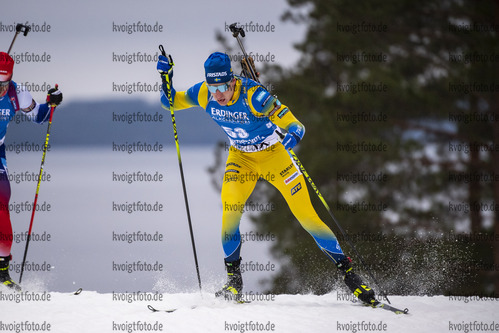 29.11.2020, xkvx, Biathlon IBU Weltcup Kontiolahti, Sprint Herren, v.l. Martin Ponsiluoma (Sweden) in aktion / in action competes