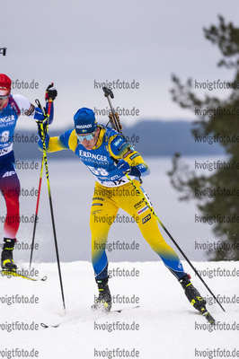 29.11.2020, xkvx, Biathlon IBU Weltcup Kontiolahti, Sprint Herren, v.l. Martin Ponsiluoma (Sweden) in aktion / in action competes