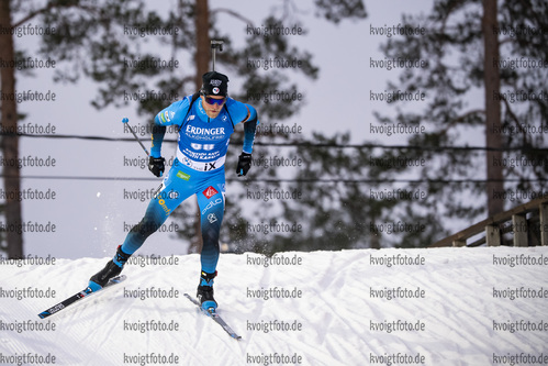 29.11.2020, xkvx, Biathlon IBU Weltcup Kontiolahti, Sprint Herren, v.l. Antonin Guigonnat (France) in aktion / in action competes