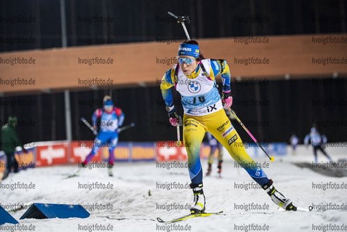 29.11.2020, xkvx, Biathlon IBU Weltcup Kontiolahti, Sprint Damen, v.l. Elisabeth Hoegberg (Sweden) in aktion / in action competes