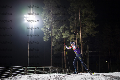 02.12.2020, xkvx, Biathlon IBU Weltcup Kontiolahti, Training Damen und Herren, v.l. Clare Egan (United States) in aktion / in action competes